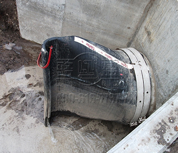 鴨嘴閥安裝結束，準備投入使用